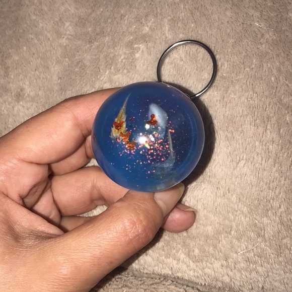 Custom Epoxy mini mushroom 🍄 keychain with shells glow ✨ and 3 Wishes - Picture 3 of 10